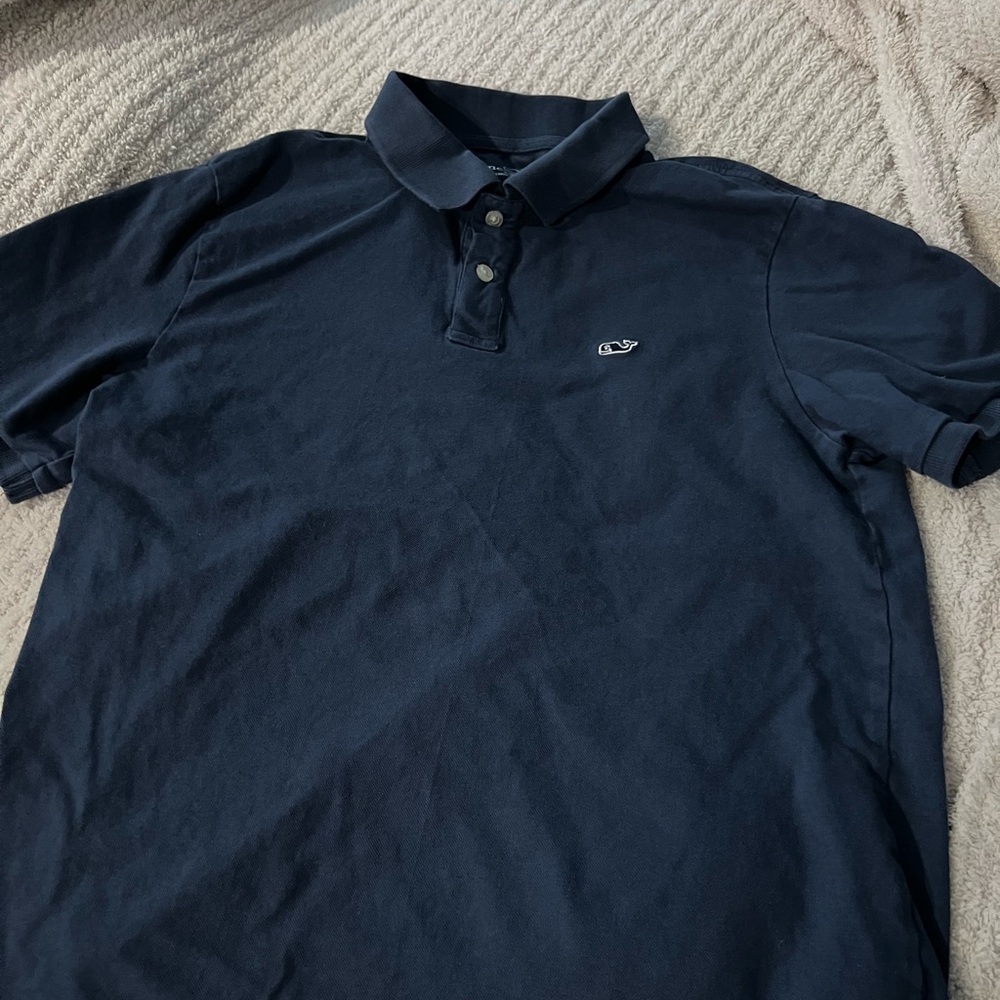 Mens Heritage Pique Polo Shirt
Vineyard Vines 
Size SM
Color- navy blue